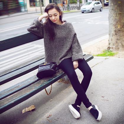 Grey Crew Neck Knitted Sweater Featuring Long Bat..